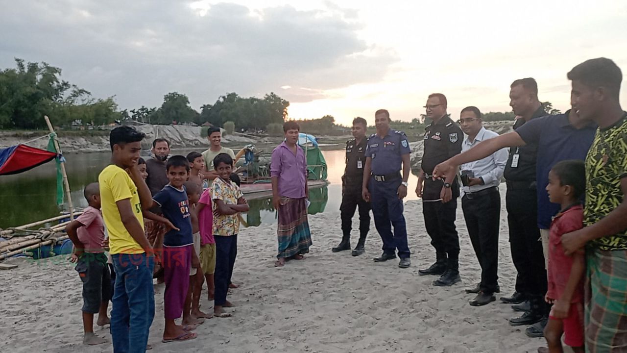 জলঢাকায় অবৈধ বালু উত্তোলনে প্রশাসনের অভিযান, জরিমানা ১ লাখ টাকা