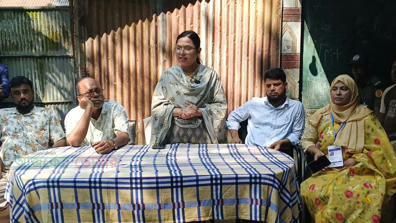 ডোমারে ফ্যামিলি কার্ডের তথ্য সংগ্রহ কার্যক্রমের উদ্বোধন